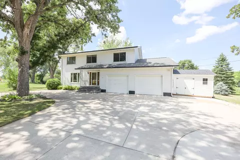 1212 Lakeside Dr, Alexandria, MN 56308