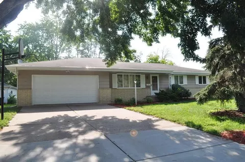 8225 James Ave S, Bloomington, MN 55431