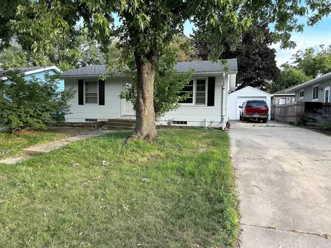 302 2nd St SE, Stewartville, MN 55976