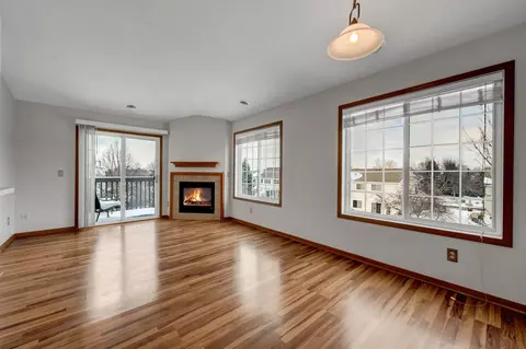 15512 Float Ln, Apple Valley, MN 55124 photo 8