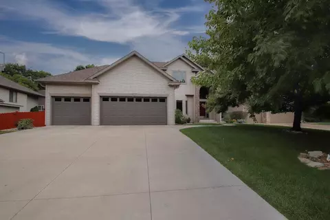 10522 Forestview Cir N, Champlin, MN 55316
