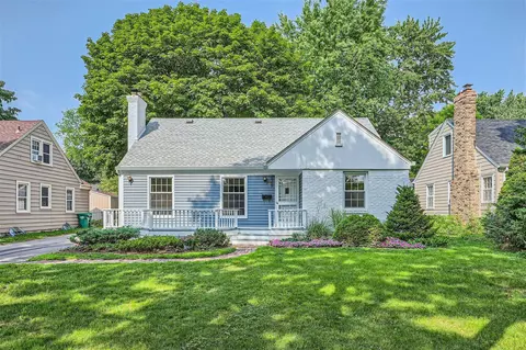 1729 Holton St, Falcon Heights, MN 55113