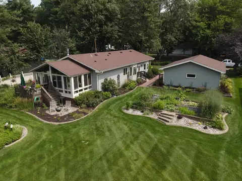 433 Dogwood Rd, East Bethel, MN 55092