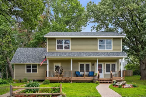 195 Hickory St, Mahtomedi, MN 55115