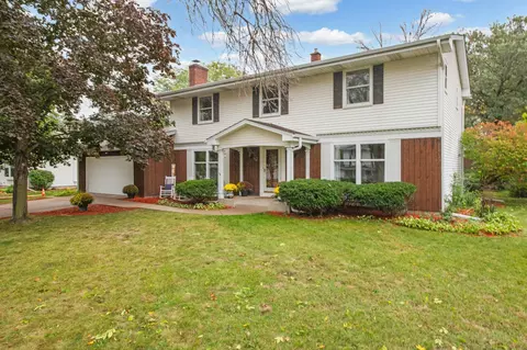 710 Belmont Ln E, Maplewood, MN 55117