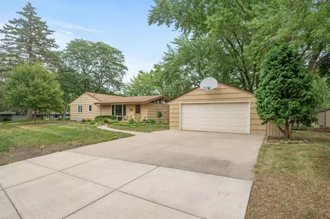 8700 Russell Ave S, Bloomington, MN 55431