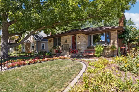 815 Montana Ave E, Saint Paul, MN 55106