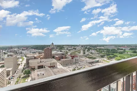 78 10th St E #2904, Saint Paul, MN 55101