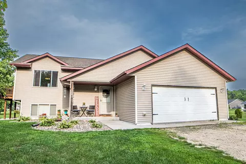 603 250th St, Woodville, WI 54028