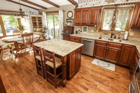1404 11th St SE, Willmar, MN 56201 photo 4