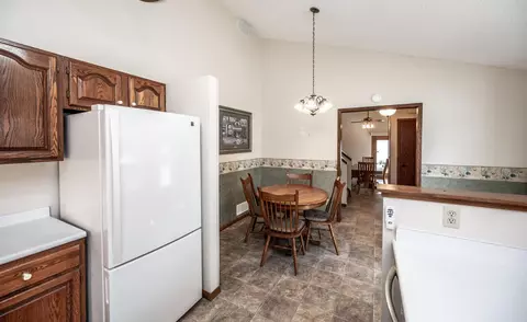 4477 Reindeer Ln, Eagan, MN 55123 photo 8