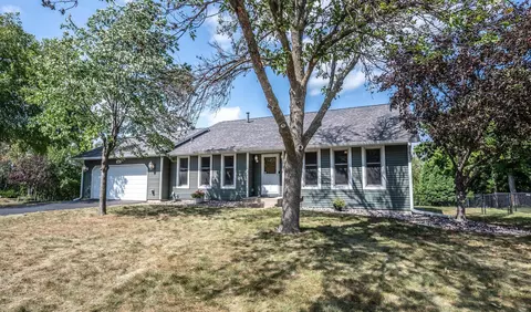 4477 Reindeer Ln, Eagan, MN 55123