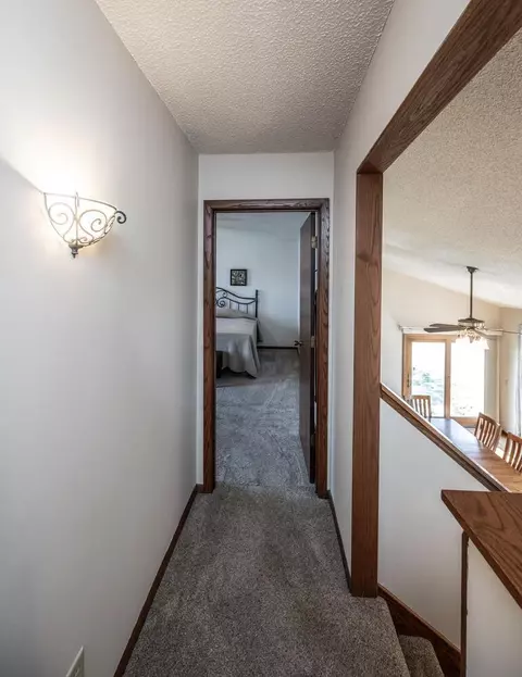 4477 Reindeer Ln, Eagan, MN 55123 photo 12