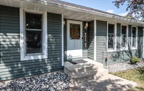 4477 Reindeer Ln, Eagan, MN 55123 photo 3