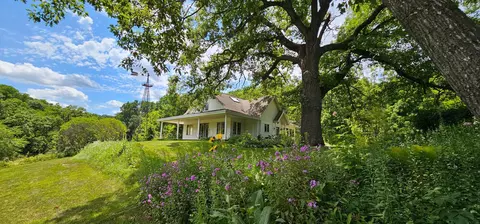 12757 Dunromin Dr, Caledonia, MN 55921