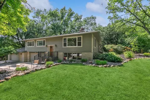 1923 Parkmont Ln, Anoka, MN 55303
