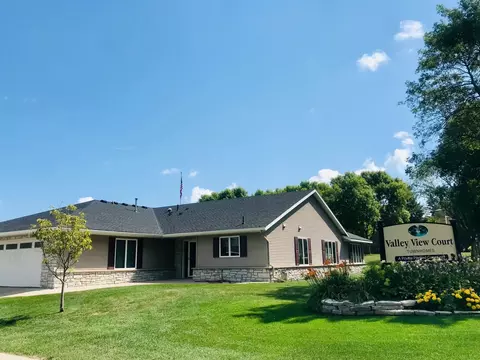 321 Valley View Dr SE, Willmar, MN 56201 photo 2