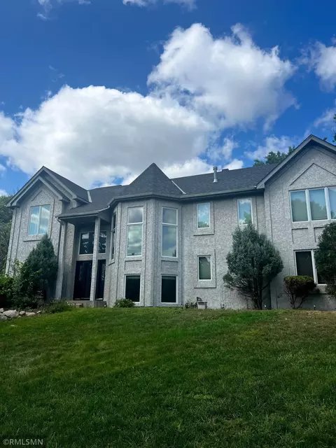 2029 Royale Dr, Eagan, MN 55122