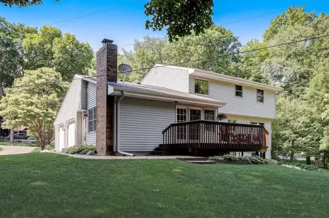 27800 Woodside Rd, Shorewood, MN 55331