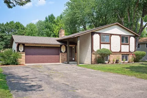 731 116th Ave NE, Blaine, MN 55434