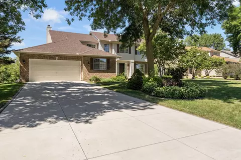 3042 Meadow Brook Dr, Woodbury, MN 55125