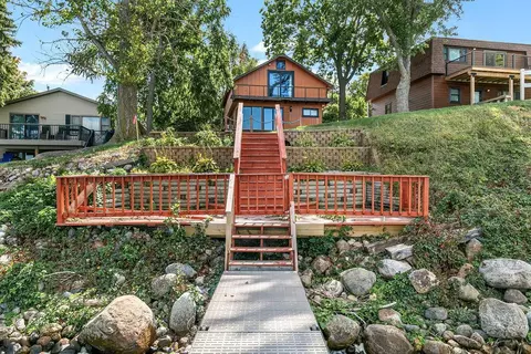 11166 Indian Beach Cir, Spicer, MN 56288