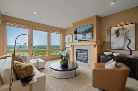 10072 Indigo Dr, Eden Prairie, MN 55347