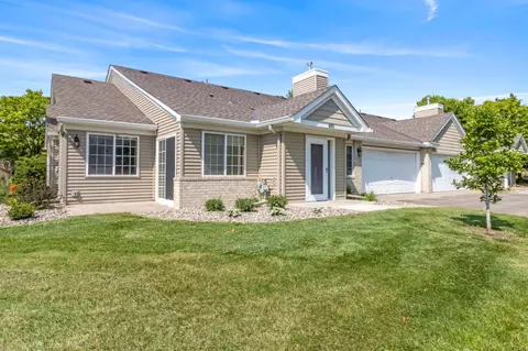 480 Frisco Ct, Chanhassen, MN 55317