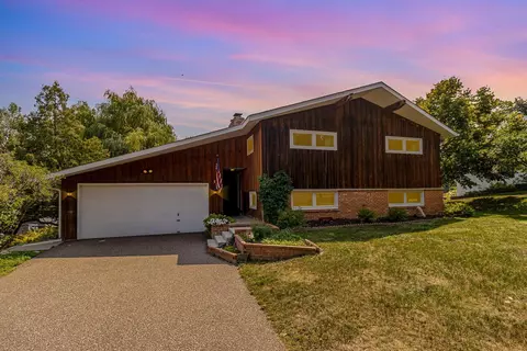 7312 E Franklin Cir, Eden Prairie, MN 55346