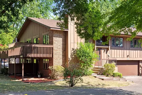2618 Sumac Ct, White Bear Lake, MN 55110