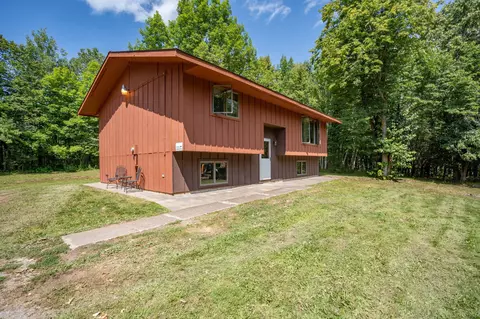 5154 Eagle Lake Rd, Duluth, MN 55803