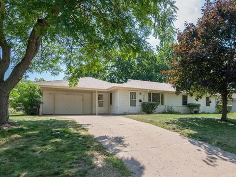 9225 Clinton Ave S, Bloomington, MN 55420