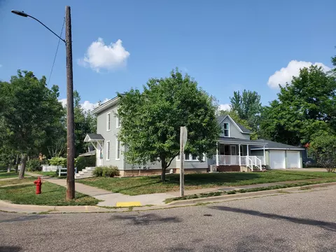 804 7th St, Hudson, WI 54016