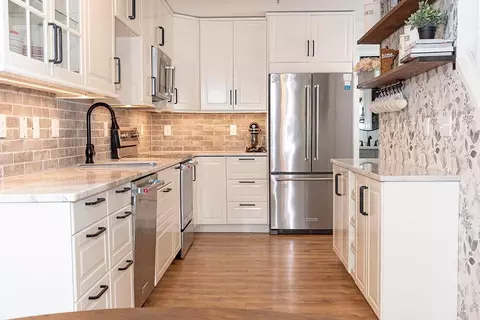 18075 Settlers Way, Eden Prairie, MN 55347