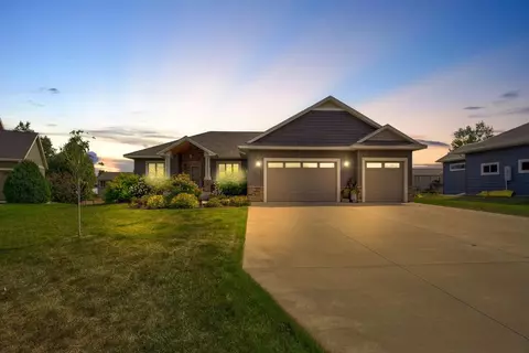 2465 Briarwood Pl NE, Owatonna, MN 55060