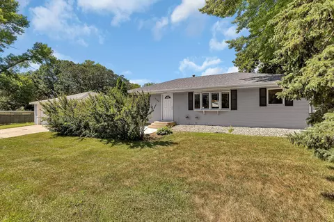 2106 6th St SW, Willmar, MN 56201