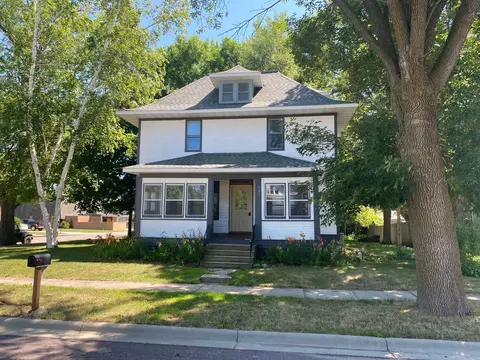 591 Main Ave, Lafayette, MN 56054