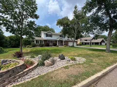 411 10th St SW, Wadena, MN 56482