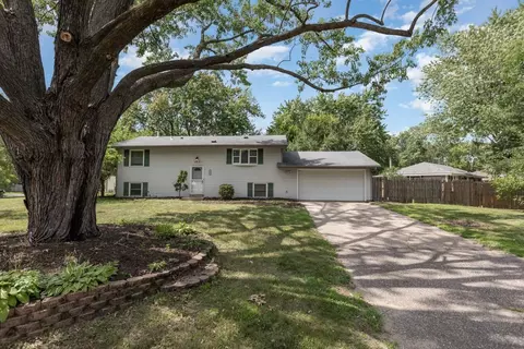 8912 Inman Ave S, Cottage Grove, MN 55016