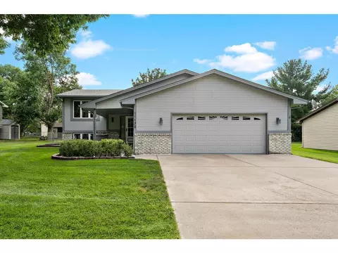 11132 Wisconsin Ave N, Champlin, MN 55316