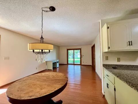 3307 Greenbrier St #D-205, Vadnais Heights, MN 55127