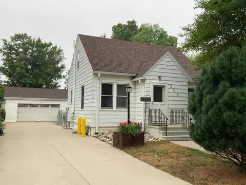 309 16th Ave SE, Rochester, MN 55904