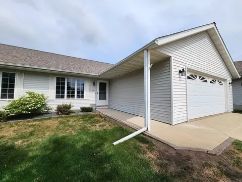 150 Orchard Manor Dr SE, Plainview, MN 55964 photo 2
