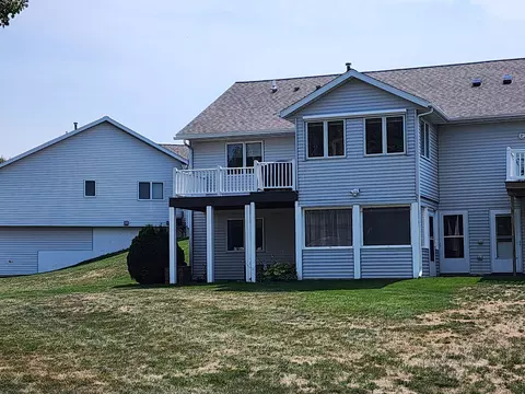 150 Orchard Manor Dr SE, Plainview, MN 55964 photo 6