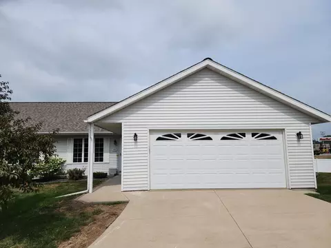 150 Orchard Manor Dr SE, Plainview, MN 55964 photo 3
