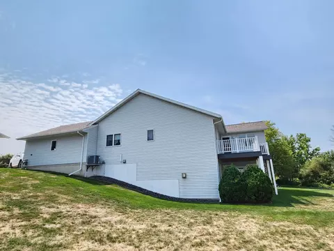 150 Orchard Manor Dr SE, Plainview, MN 55964 photo 5