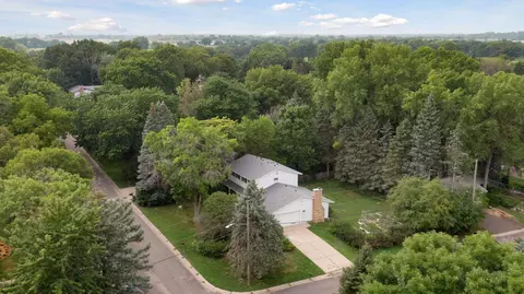 2125 Draper Ave, Roseville, MN 55113