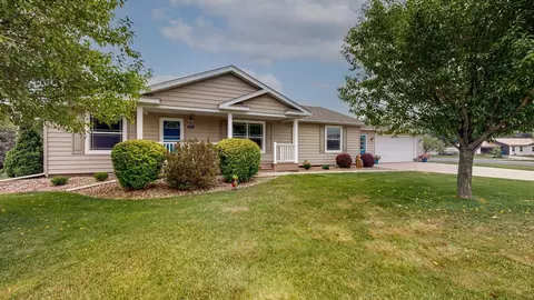 609 Southfork Pl SE, Kasson, MN 55944