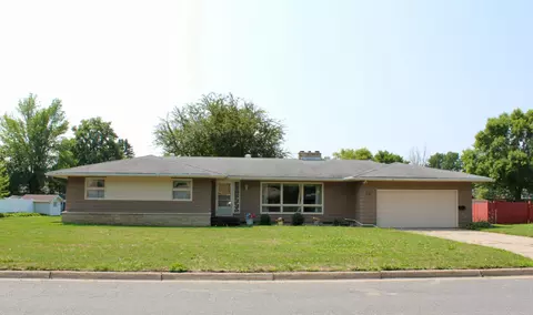301 5th St NW, Blooming Prairie, MN 55917