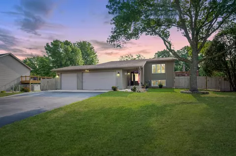 20580 Jade Cir, Lakeville, MN 55044